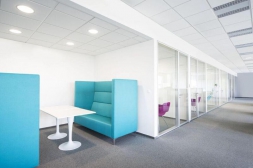 Zariadenie kancelárií sa mení, firmy ponúkajú viac priestoru na relax