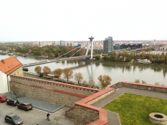 Ponuka voľných bytov v Bratislave klesla